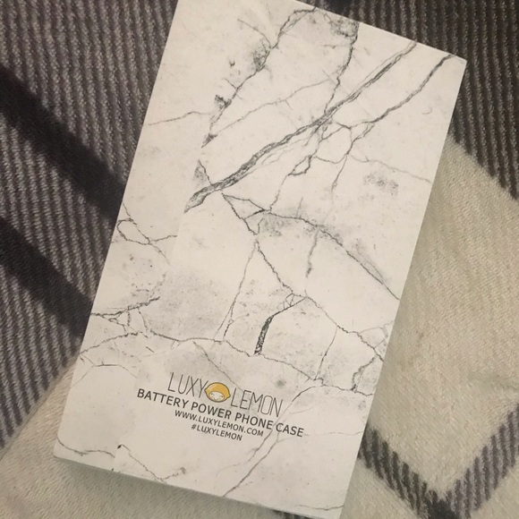 iPhone 7 Plus/8 Plus Leopard Charging Case - Picture 4 of 5